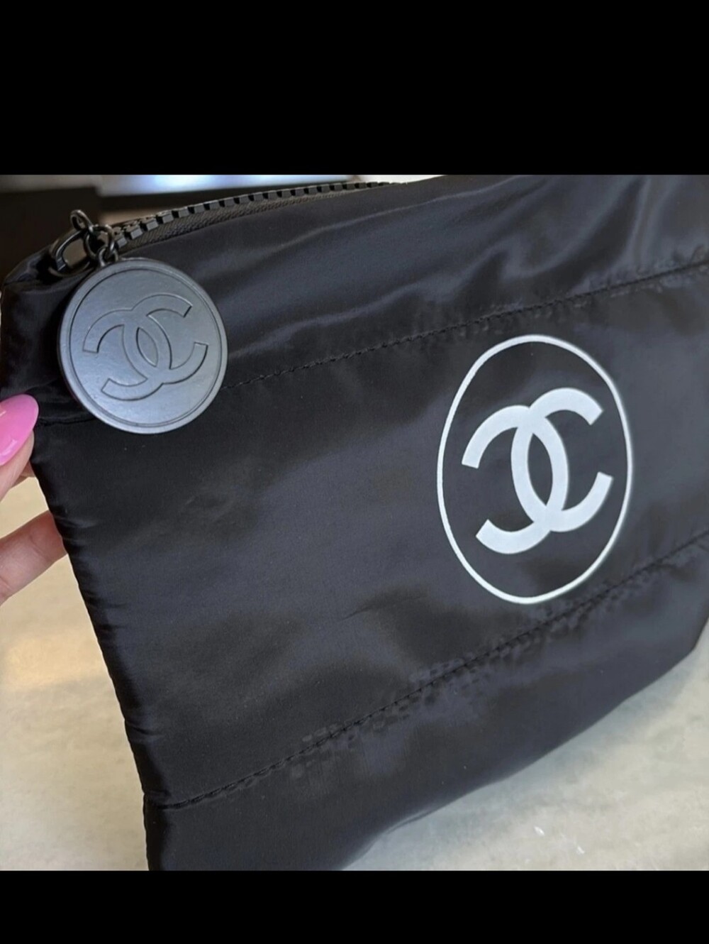 Nylon Novelty Pouch For Accessories Or Added Protection To Store Your iPad. - Picture 9 of 10